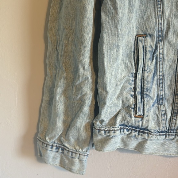 Levi's Mens Trucker Jacket Denim Pretty City Light Wash Cotton Button Up XL - Picture 3 of 9